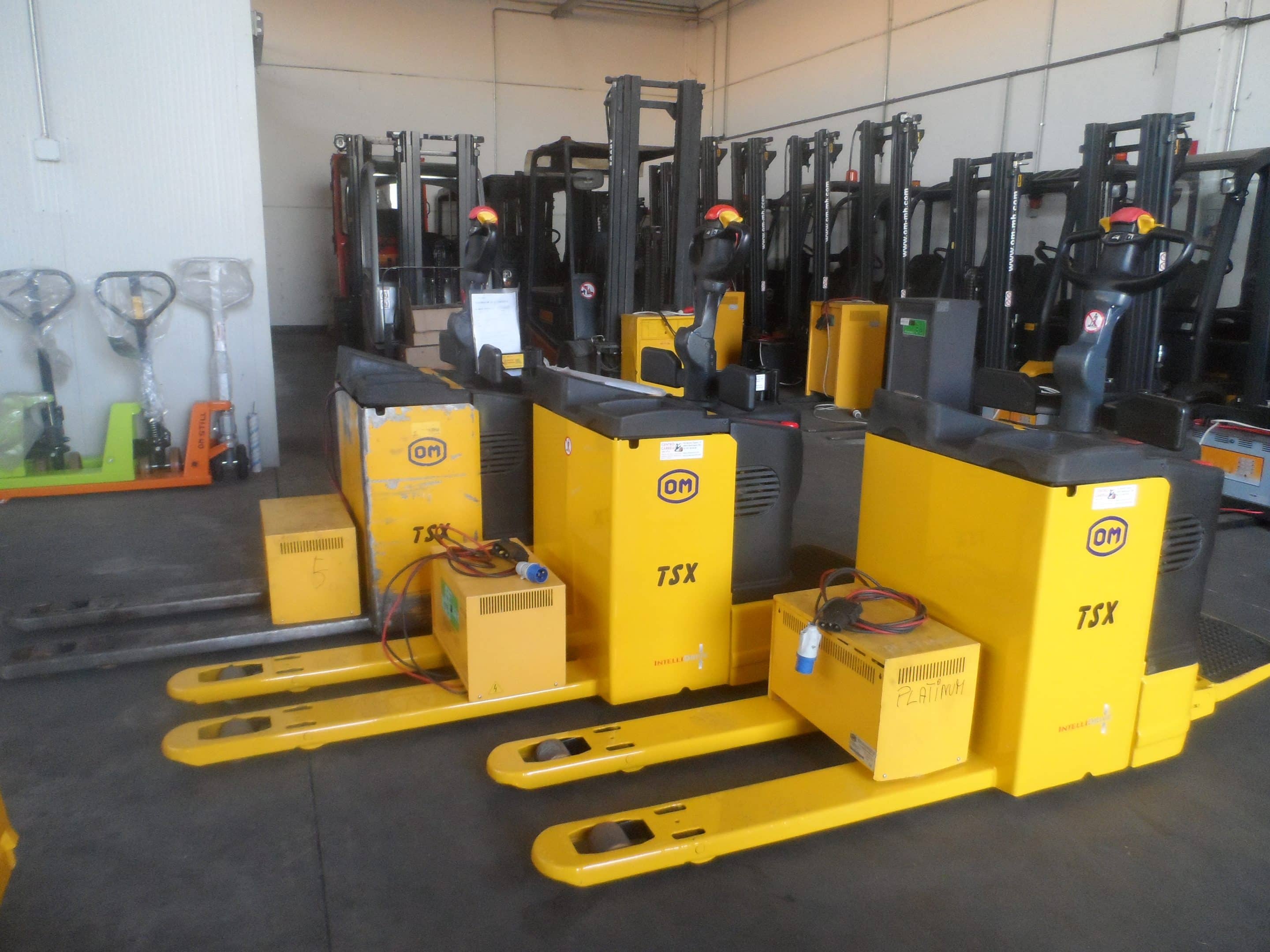 TRANSPALLET ELETTRICI CON PEDANA OM TSX 20