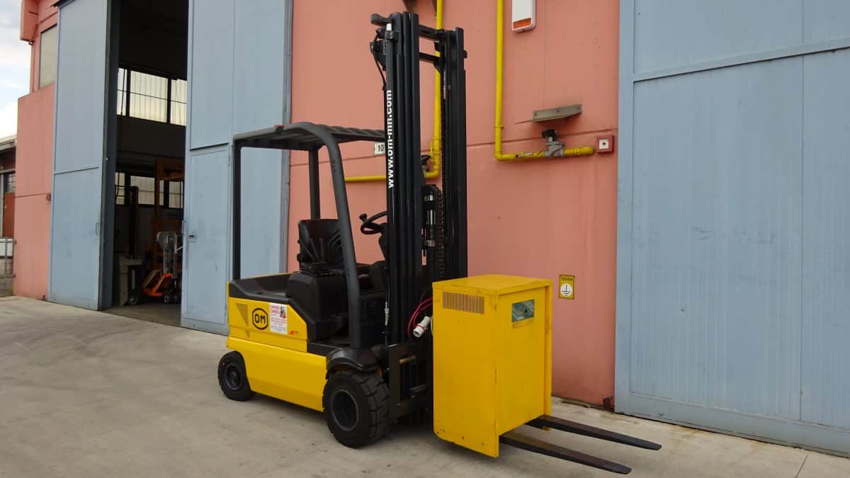 CARRELLO ELEVATORE ELETTRICO OM XE 18.4